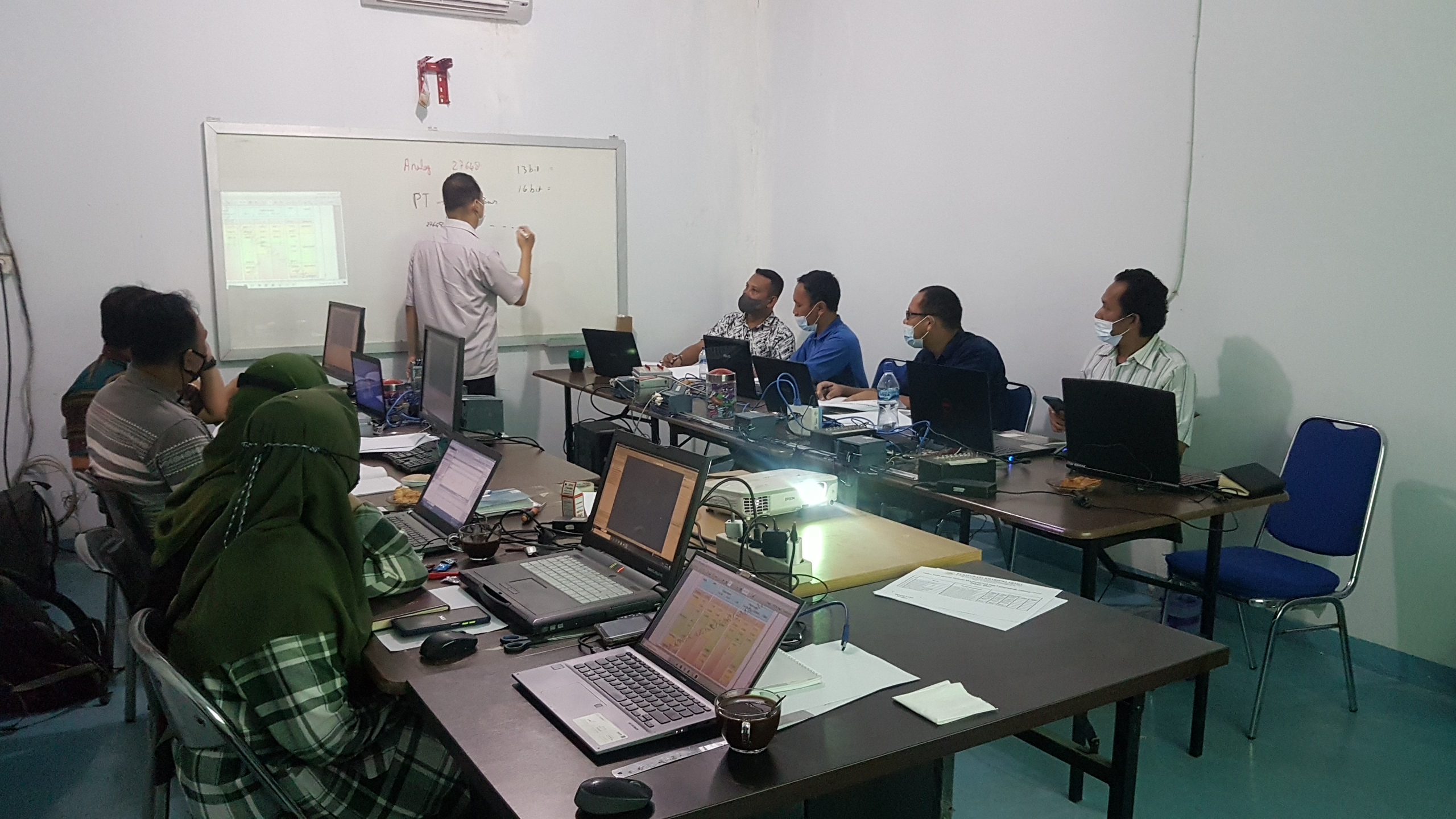 Training TIA portal dan PLC Step 7 kepada PT. Domas Agrointi Prima(bakrie sumatera plantations tbk pt) dan PT. Growth Sumatera