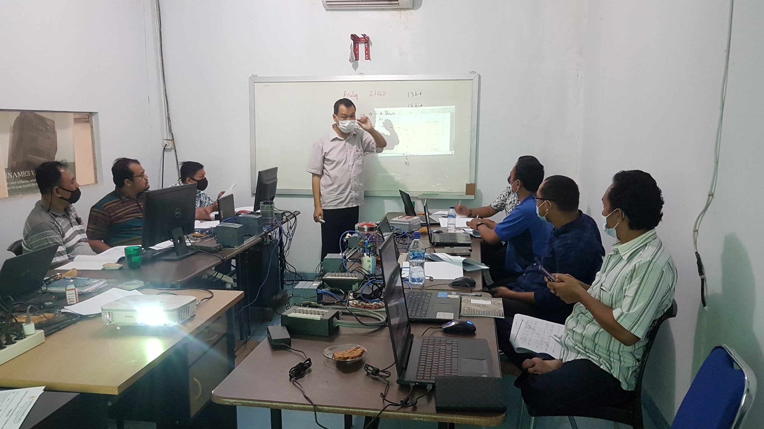 Training TIA portal dan PLC Step 7 kepada PT. Domas Agrointi Prima(bakrie sumatera plantations tbk pt) dan PT. Growth Sumatera